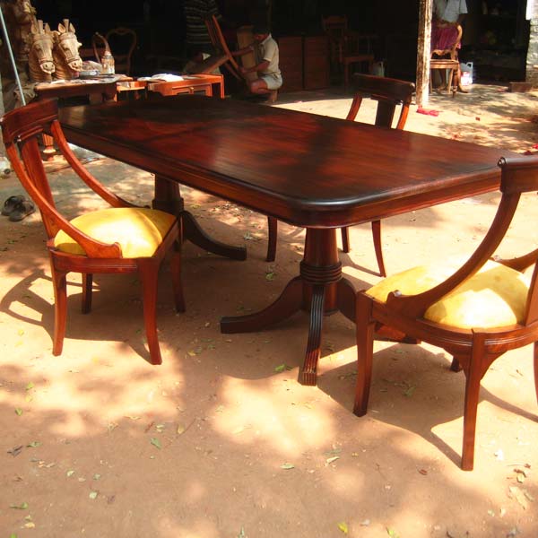 English teakwood plate table English teakwood plate table